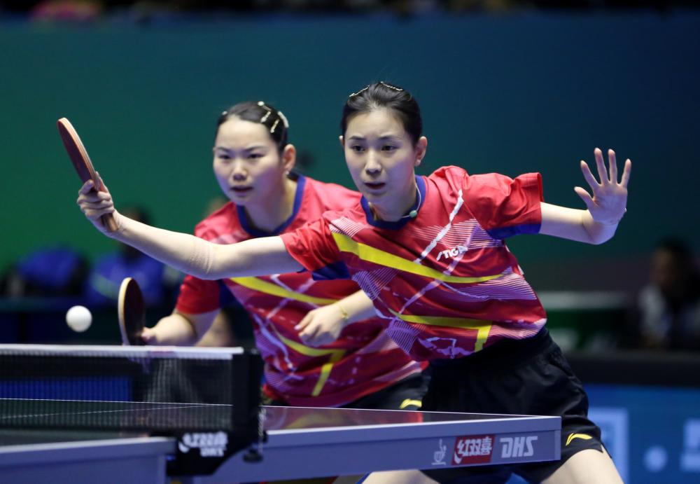 泰伦·卢：我也不知道第三节为啥崩了，这真的伤害了我们