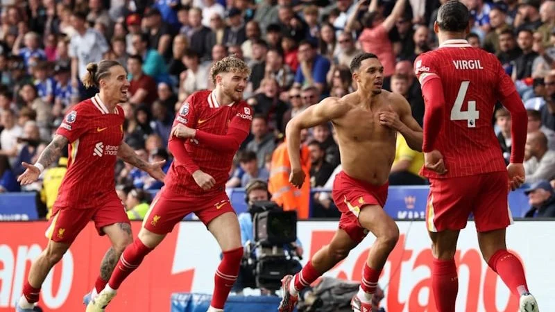 和三笘薰合影的11岁小球员有日本和法国血统，出自吉田麻也担任院长的青训机构